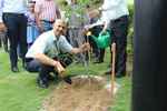 दिल्ली मंडल रेल प्रबंधक ने कार्यालय परिसर में किया पौधारोपण