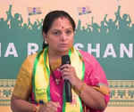 रिकॉर्ड में गड़बड़ी के आरोपों पर कविता ने किया हमला, कहा- पवन कल्याण ने खरीदी थी 10 एकड़ शिकम भूमि