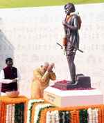 बिरसा मुंडा के बलिदान दिवस पर पीएम मोदी ने किया नमन, बोले- 'हर पीढ़ी में राष्ट्रभक्ति का संचार करेगी उनकी गाथा'