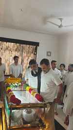राहुल गांधी ने बेंगलुरु में एआईसीसी सचिव सूरज हेगड़े को दी श्रद्धांजलि