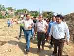अधिकारियों को दिल्ली को साफ और स्वच्छ बनाने का दिया निर्देश