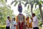 महापौर ने स्वतंत्रता सेनानी देशबंधु गुप्ता को दी पुष्पाजंलि