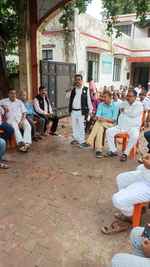 निबंधन मित्रों की नियुक्ति के विरोध में देवरिया में अधिवक्ताओं ने ठप किया कामकाज, जताया विरोध