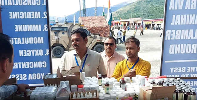 अमरनाथ यात्रा में आयुष विभाग का मुफ्त मेडिकल कैंप, तीर्थयात्रियों को मिल रहीं स्वास्थ्य सुविधाएं