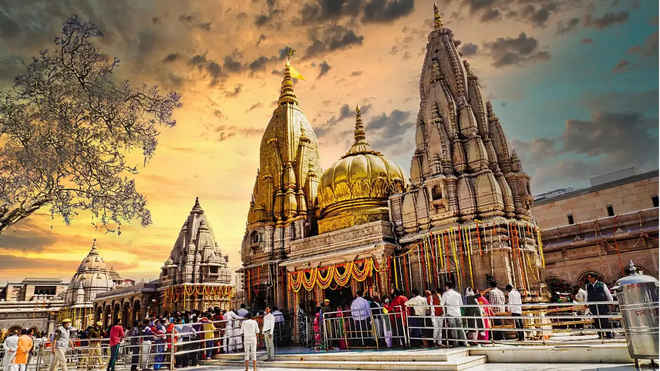 सावन में काशी विश्वनाथ मंदिर में वीआईपी दर्शन पर रोक, संत समाज ने किया स्वागत