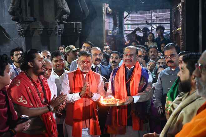 लोकसभा अध्यक्ष ओम बिरला ने त्र्यंबकेश्वर ज्योतिर्लिंग के किए दर्शन,