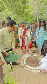 दिल्ली नगर निगम के विद्यार्थी भी करेगें पौधारोपण