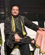 शास्त्रीय नृत्य और धर्मेंद्र ने मिलकर हेमा मालिनी की जिंदगी को बनाया बेहद खास: अनुप जलोटा