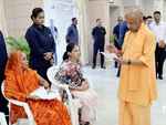 अपराधियों के लिए यूपी में जगह नहीं, करें सख्त कार्रवाई : मुख्यमंत्री