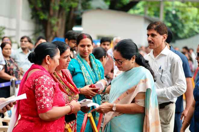 ‘दिल्ली लक्ष्मी योजना’ के लिए महिलाओं ने व्यक्त किया सीएम का आभार