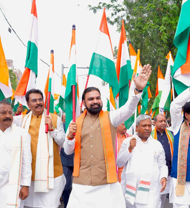 हर घर तिरंगा अभियान : पटना में निकली भव्य यात्रा, सीएम सम्राट चौधरी बोले-राष्ट्रीय ध्वज हमारी एकता की पहचान
