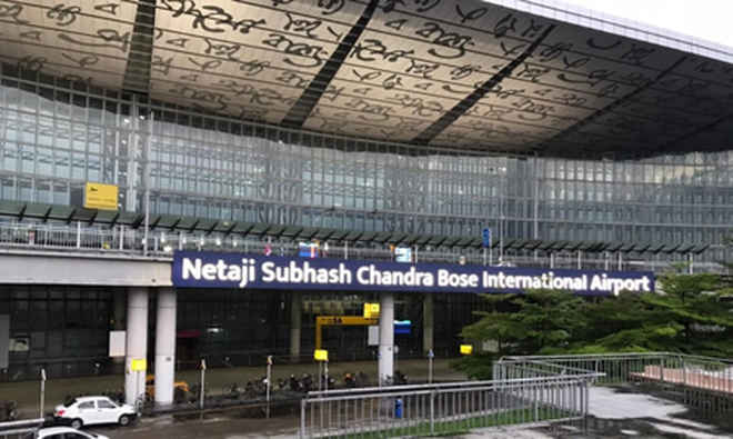 कोलकाता एयरपोर्ट पर तकनीकी खराबी के कारण एयर इंडिया एक्सप्रेस की उड़ान में 6 घंटे की देरी, यात्रियों ने किया विरोध