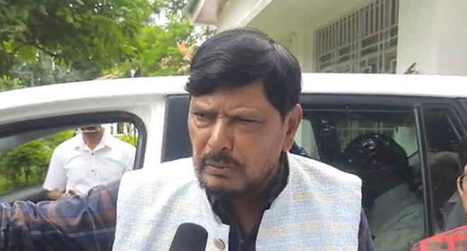 'वंदे मातरम' के अपमान पर सोनिया गांधी को माफी मांगनी चाहिए: रामदास अठावले