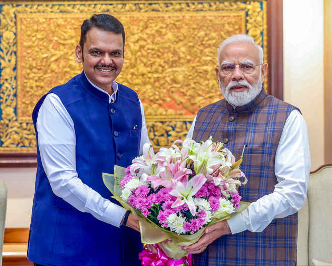 महाराष्ट्र के मुख्यमंत्री फडणवीस की पीएम मोदी से मुलाकात, इन मुद्दों पर हुई चर्चा