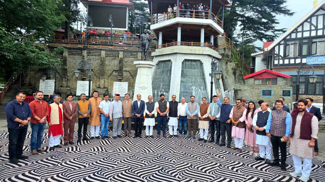 वंदे मातरम् के मुद्दे पर रिज मैदान में भाजपा विधायक दल का धरना, राष्ट्रगीत के सम्मान का दिया संदेश