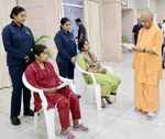 अपराधियों पर कार्रवाई और जनसमस्याओं के निस्तारण में शिथिलता बर्दाश्त नहीं : सीएम योगी