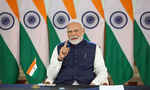 पीएम मोदी संग एनडीए सांसदों की मंगल बैठक, तिरंगा लहराकर दिया एकजुटता का संदेश