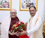 मुख्यमंत्री साय से निर्माता-निर्देशक डॉ. चंद्रप्रकाश द्विवेदी ने की सौजन्य मुलाकात