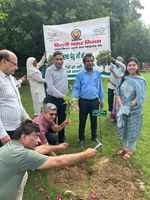 दिल्ली नगर निगम ने कुदसिया बाग में चलाया वृक्षारोपण अभियान
