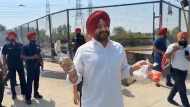 पंजाब: भगवंत मान के काफिले के सामने अंडे-टमाटर लेकर पहुंचे रवनीत बिट्टू, पुलिस ने हिरासत में लिया