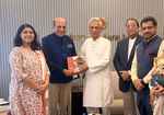 बांग्लादेश में भारतीय उच्चायुक्त की सांस्कृतिक मंत्री से मुलाकात, लोक कला और सांस्कृतिक रिश्तों पर हुई चर्चा