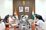 ऑनलाइन शिकायत व्यवस्था को और मजबूत करे महिला आयोग: रेखा गुप्ता